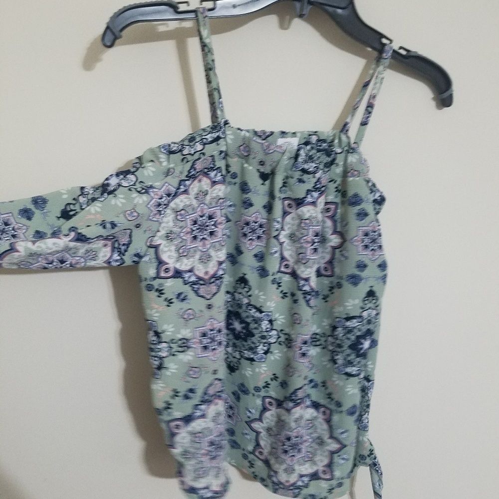 Girls top 